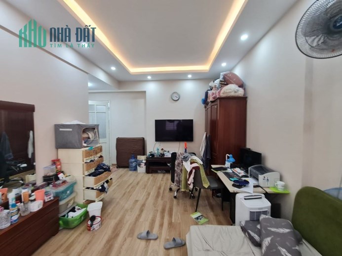 Cực hiếm, hơn 2 tỷ: Căn hộ 89m2, Phố Lạc Trung, lô góc, ở luôn
