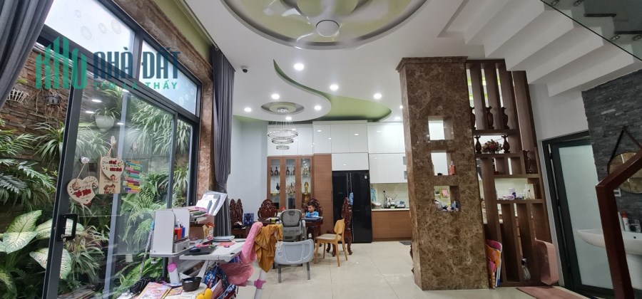 Siêu Phẩm - Mặt Tiền Đường Số Linh Chiểu Thủ Đức - 4 TẦNG ĐÚC -105M2 - NGANG 7.5M