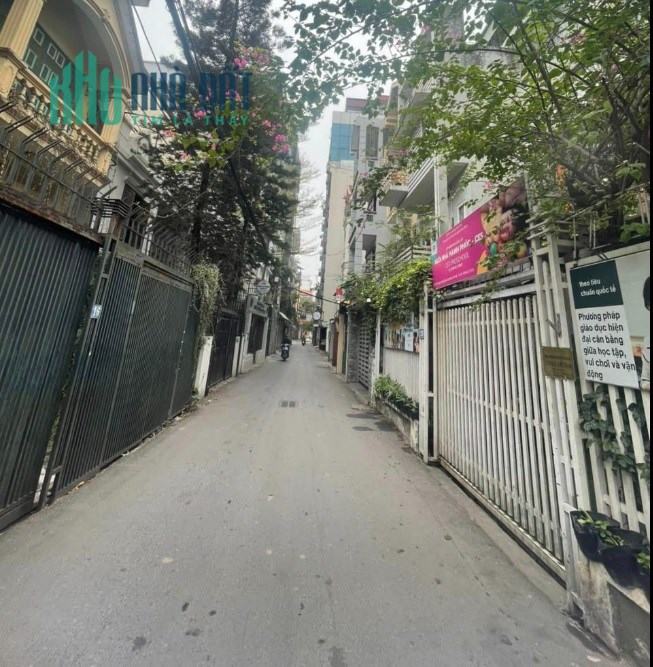 Bán nhà Liễu Giai, diện tích 137m2, 4 tầng, mặt tiền 8m, giá cực kỳ hợp lý - Quận Ba Đình. Hotline