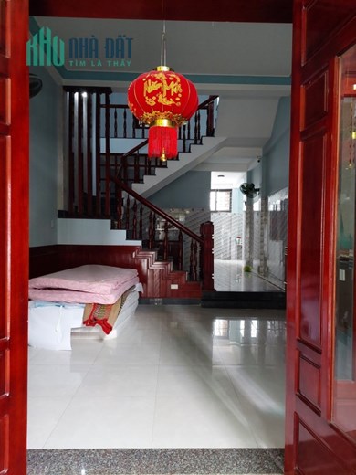 Cần bán nhà 2 tầng kiệt Cách Mạng Tháng 8 , Hòa Thọ Đông, Cẩm Lệ.
Diện tích 70m2. Giá 2.65 tỷ.
LH