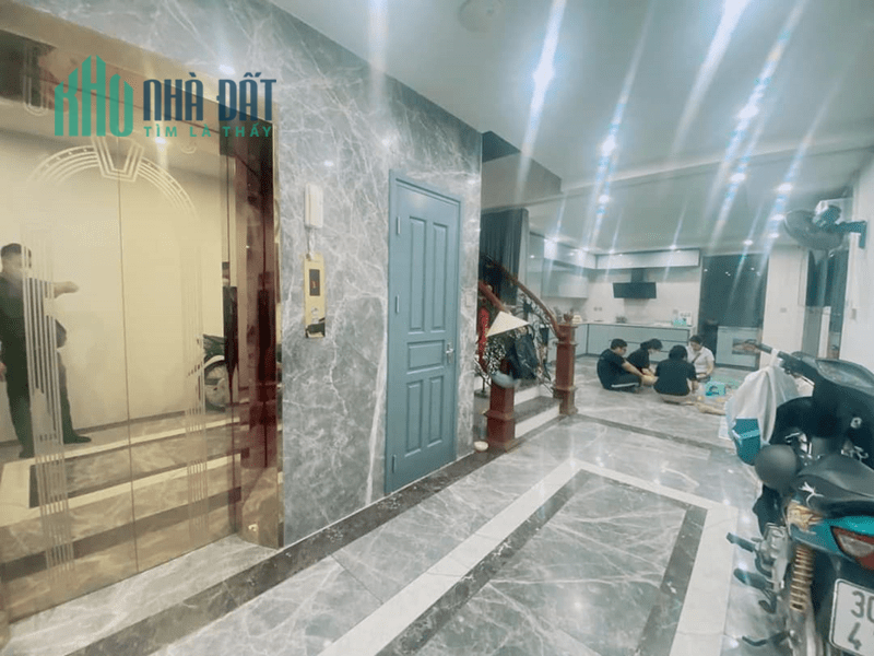 Bán nhà kinh doanh, ô tô tránh, thang máy khu phân lô phố Bùi Huy Bích, Hoàng Mai 90m2 giá 24.5 tỷ