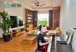 (SANG CHẢNH) Bán chung cư quận Cầu Giấy 137m 3PN 3WC hơn 5 ty tặng NT view thoáng đẹp
