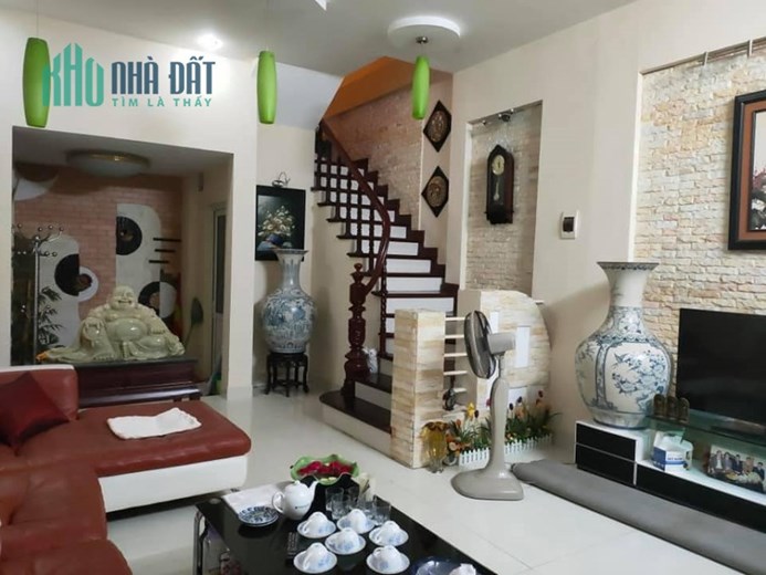 Bán nhà cực hiếm Ngõ 203 Trường Chinh, mặt tiền rộng, thoáng, 115m2*4T, chỉ 9.8 tỷ