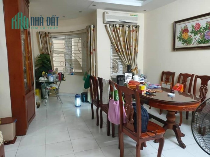 Bán nhà cực hiếm Ngõ 203 Trường Chinh, mặt tiền rộng, thoáng, 115m2*4T, chỉ 9.8 tỷ