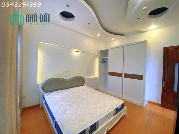 Bán Biệt Thự Phân Lô Ba Đình 80M2 4Tầng Mặt Tiền 8.2M-Vỉa hè ôtô tránh-Cây Xanh Yên Tĩnh