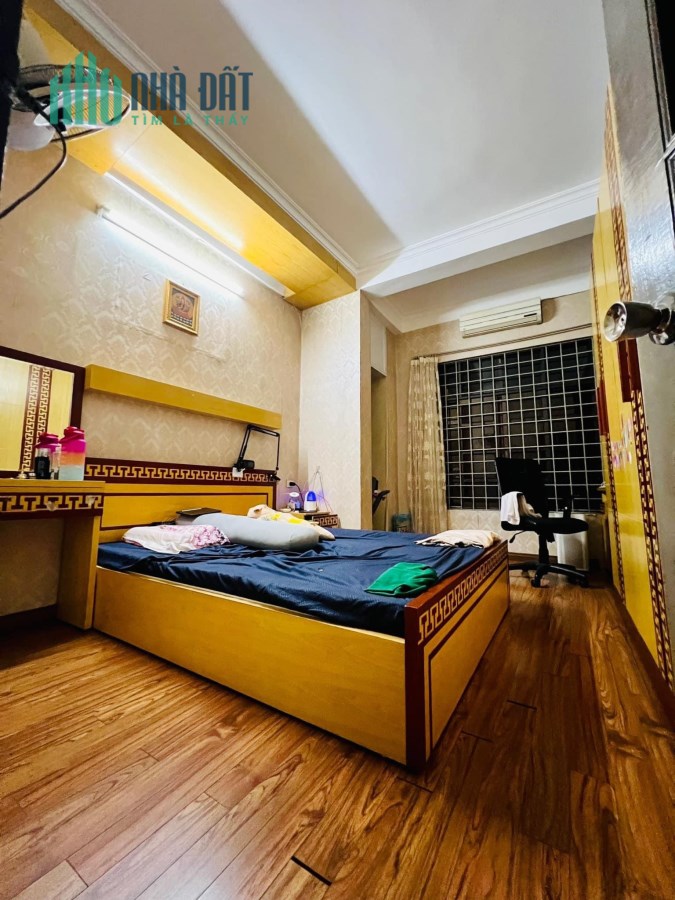 Bán nhà riêng Ba Đình , kinh doanh 40m2 giá 4 tỷ 6 , mua bán nhà riêng Hoàng Hoa Thám Ba Đình giá rẻ