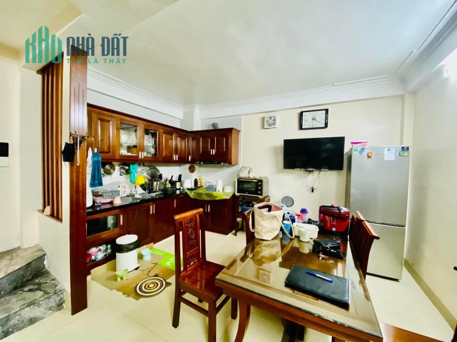Bán nhà riêng Ba Đình , kinh doanh 40m2 giá 4 tỷ 6 , mua bán nhà riêng Hoàng Hoa Thám Ba Đình giá rẻ