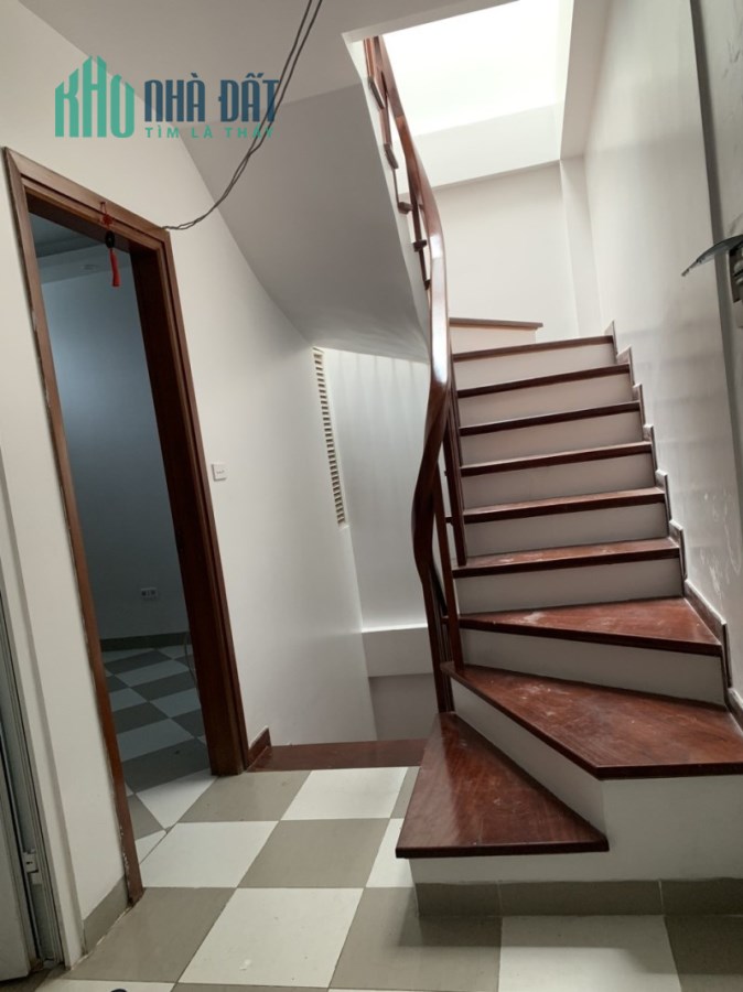 Bán nhà Hoa Bằng, Cầu Giấy. 40mx5 giá 5 tỷ 85. Phương