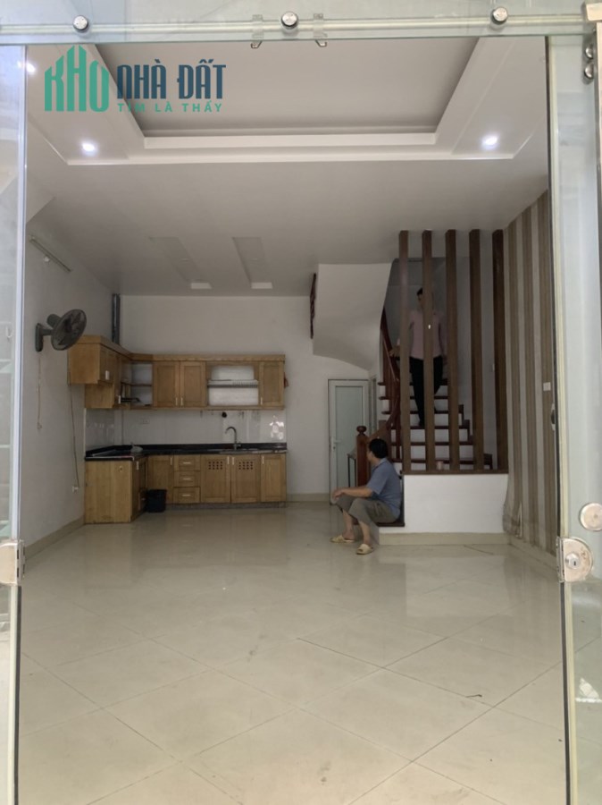 Bán nhà Hoa Bằng, Cầu Giấy. 40mx5 giá 5 tỷ 85. Phương