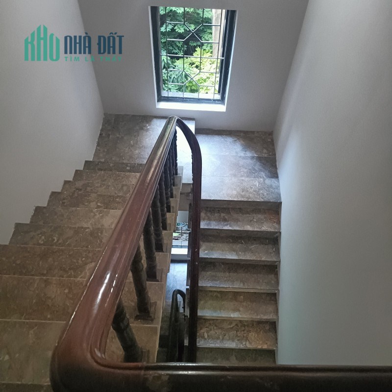 Bán nhà Thái Hà 30m2 5 tầng, 5m ra oto, gần phố, mặt tiền 4.5m, nở hậu nhẹ, 4.3 tỷ