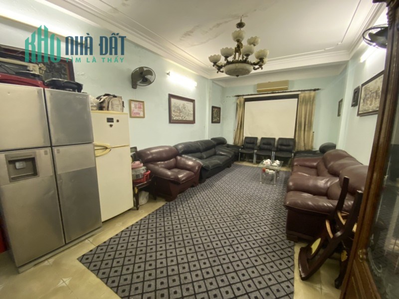 Bán nhà Thái Hà 30m2 5 tầng, 5m ra oto, gần phố, mặt tiền 4.5m, nở hậu nhẹ, 4.3 tỷ