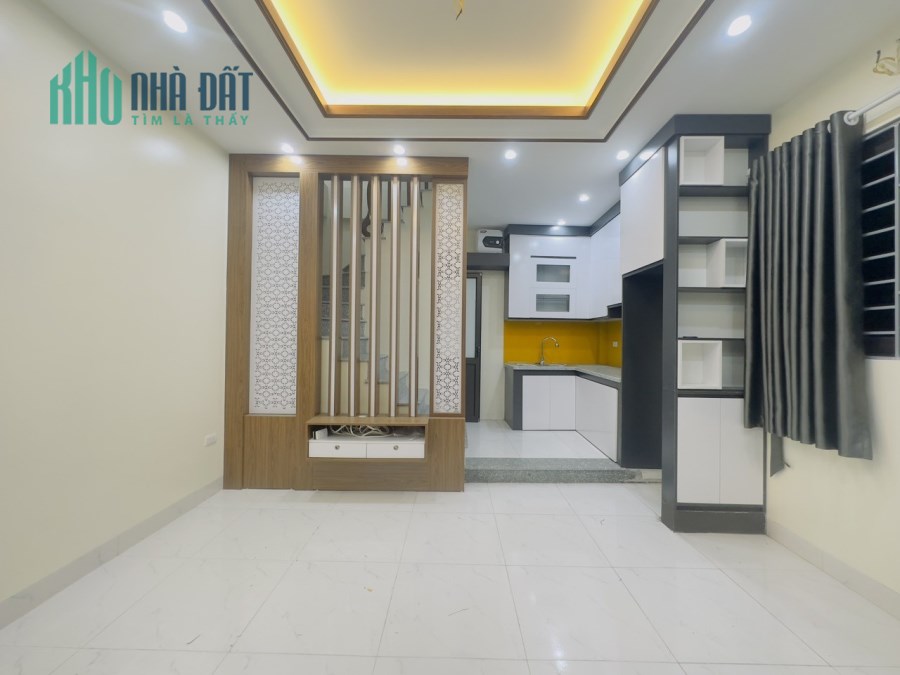 SIÊU PHẨM NHÀ HOÀNG MAI  - Ô TÔ ĐỖ CỬA – FULL ĐỒ - CHỈ VIỆC XÁCH VALY VỀ Ở - CHỐT.