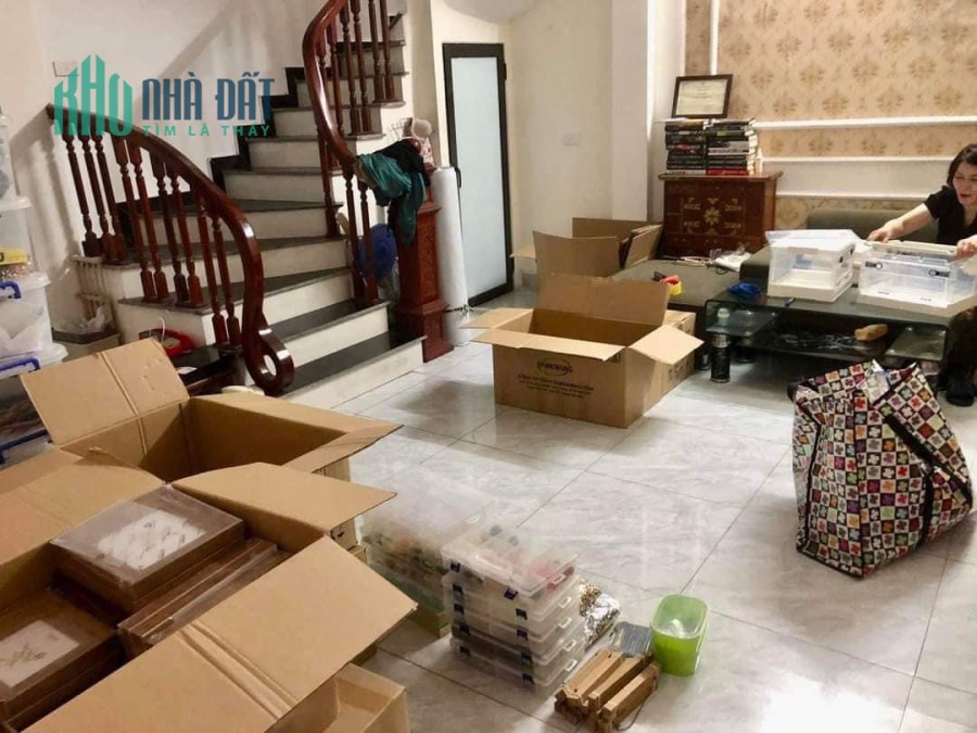 CẦU GIẤY - NHÀ ĐẸP - 10M RA PHỐ -MT RỘNG - DT GẦN 40M , MT 5,4M - NHỈNH 5 TỶ