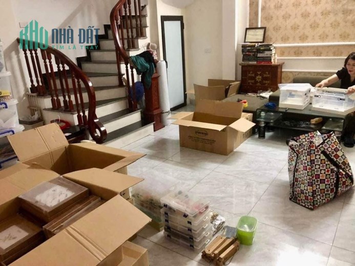 CẦU GIẤY - NHÀ ĐẸP - 10M RA PHỐ -MT RỘNG - DT GẦN 40M , MT 5,4M - NHỈNH 5 TỶ