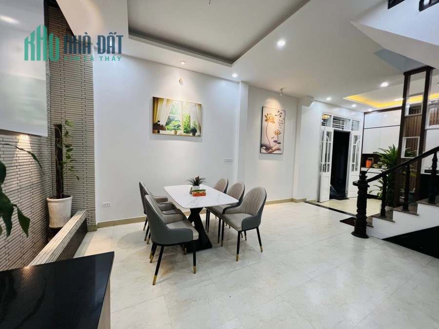 NHÀ ĐẸP QUẬN TÂY HỒ - PHỐ VÕNG THỊ CHỈ 50M RA HỒ TÂY - ÔTÔ ĐẬU ĐỖ NGÀY ĐÊM - DT: 51M2 5 TẦNG - MT