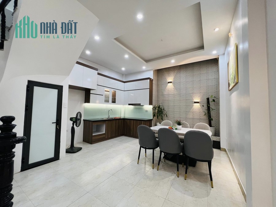 NHÀ ĐẸP QUẬN TÂY HỒ - PHỐ VÕNG THỊ CHỈ 50M RA HỒ TÂY - ÔTÔ ĐẬU ĐỖ NGÀY ĐÊM - DT: 51M2 5 TẦNG - MT