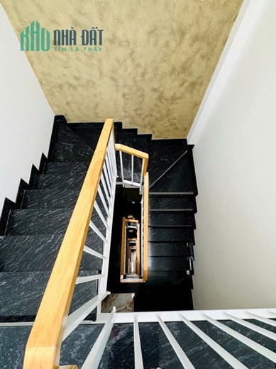 Bán nhà Tân bình -HXT - Nhà mới đẹp -Dt 43 m2 - Giá chỉ 10,8 tỷ Tl