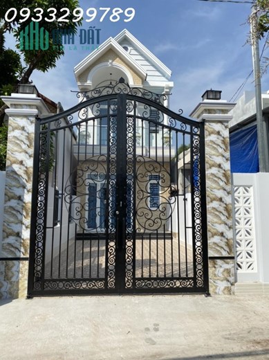 Chốt lẹ Nhà mặt tiền giá rẽ dt 130 thủ dầu một lh 0933299789 chính chủ