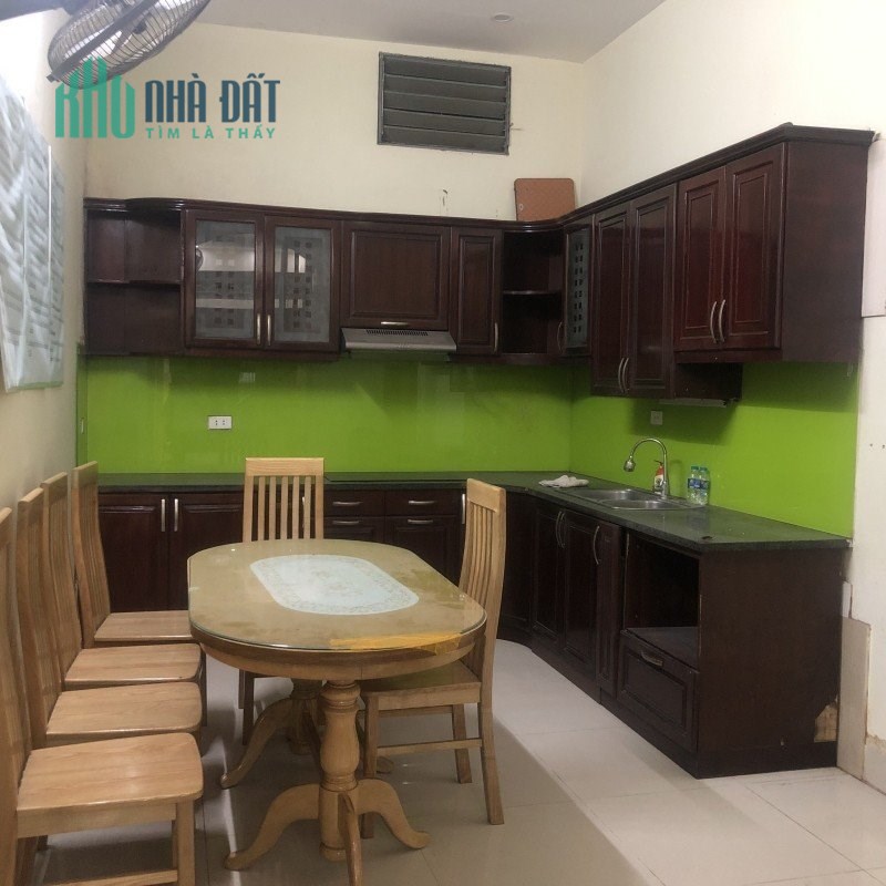 📢 📢 📢 CẦN BÁN GẤP NHÀ LIỀN KỀ TRONG KHU PHÂN LÔ TẠI HÀO NAM - PHONG THUỶ RẤT TỐT.