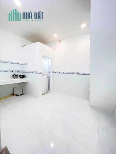 Chỉ 1.5 tỷ TL, nhà 2 tầng, sát mặt tiền Nguyễn Súy, Tân Phú, gần chợ Tân Hương.