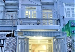 Chỉ 2.25 tỷ TL, 2 tầng BTCT, 50m2, Hẻm xe tải 8m, Hương Lộ 2, Tây Lân, Bình Tân.