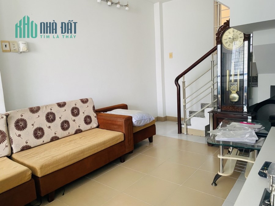 CHỈ 5 TỶ MUA ĐƯỢC NHÀ TT QUẬN 10 - ĐƯỜNG CMT8 - DT 40M2 - HẺM 3M , XE HƠI CÁCH 1 CĂN