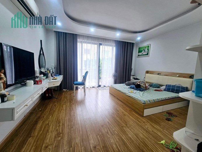 Bán nhà LK DT 75m2, MT 5m, Hoàng Văn Thái, giá 16 tỷ 8