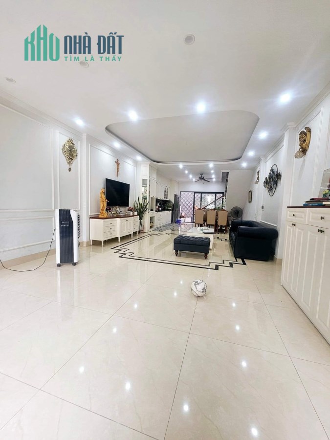 Bán nhà LK DT 75m2, MT 5m, Hoàng Văn Thái, giá 16 tỷ 8