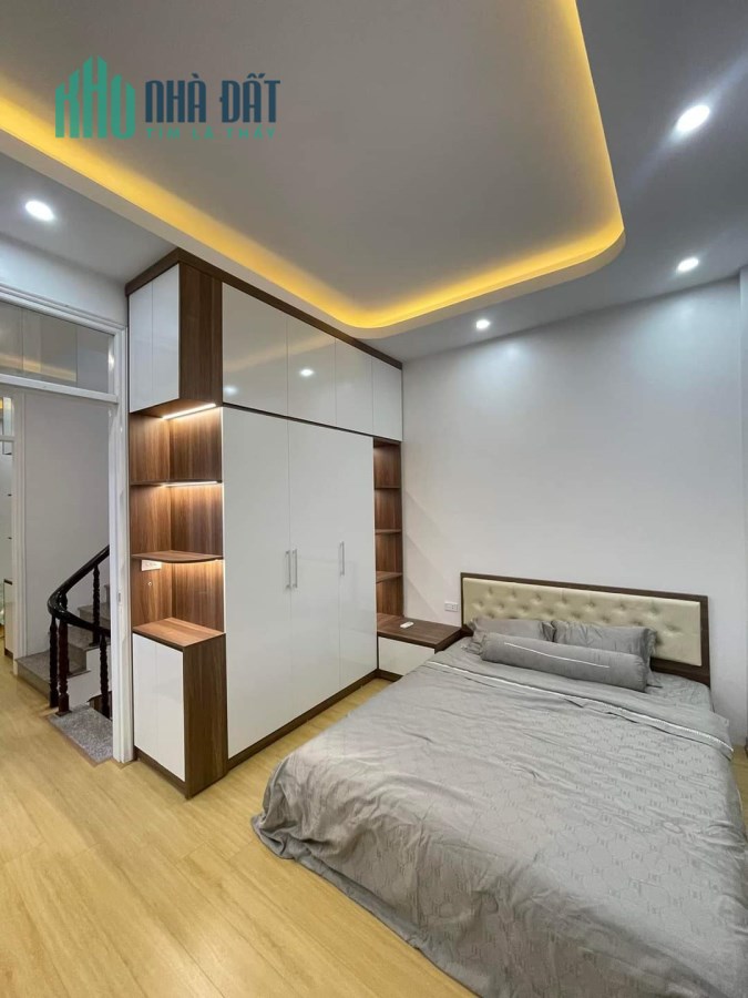 CHỈ 2.8TỶ CÓ HỘ KHẨU BẮC TỪ LIÊM. NHÀ GẦN Ô TÔ - LÔ GÓC - DÂN XÂY. TẶNG FULL NỘI THẤT - DT 54M. MT