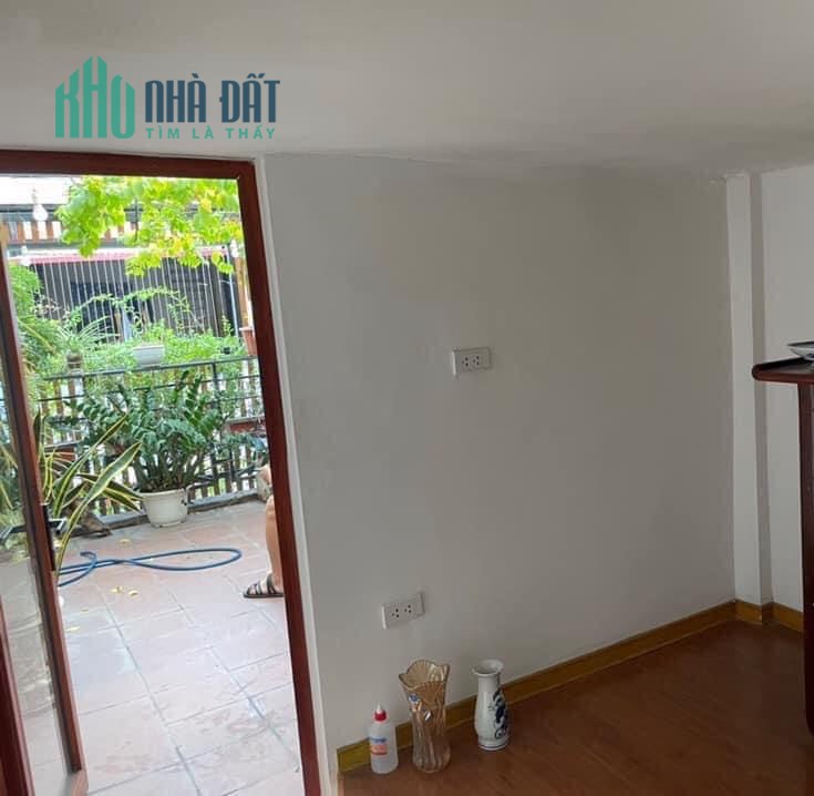 cần bán nhà ngõ 804 bạch đằng.43m,4 tầng nhà thoáng đẹp,ở ngay