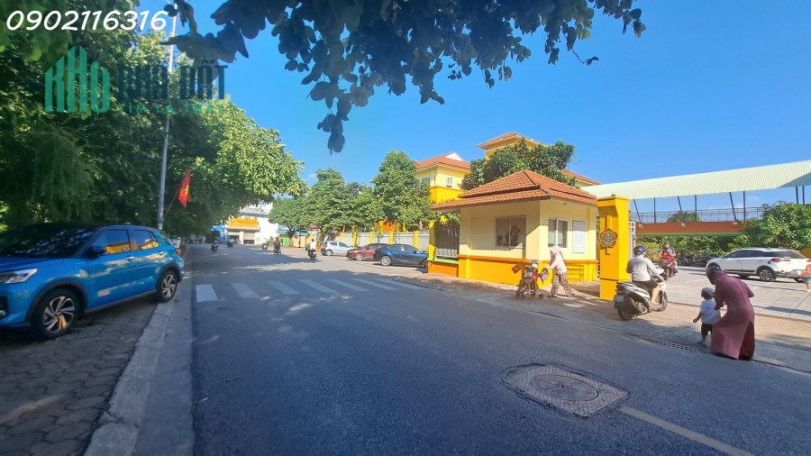 Bán nhà Việt Hưng, xe tải tránh dừng đỗ thoải mái, 65m2 giá nhỉnh 8 tỷ