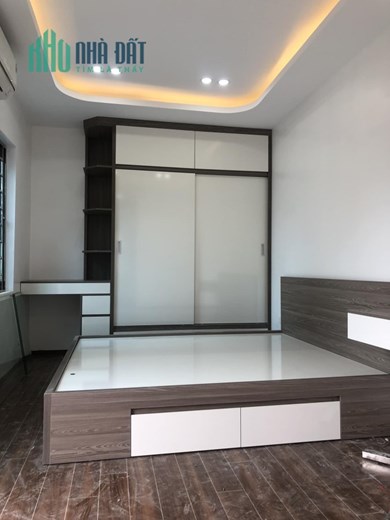 BÁN NHÀ NGÕ PHỐ PHƯƠNG MAI HN. NHÀ ĐẸP 5 TẦNG Ô TÔ ĐỖ CỬA NGÀY ĐÊM. GIÁ CHỈ NHỈNH 4 TỶ
