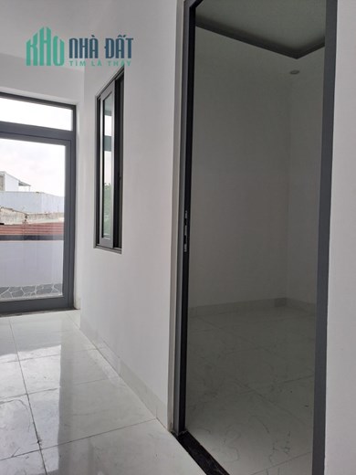 NHÀ MỚI XÂY CHƯA Ở, KỆT TIỀN BÁN LUÔN. 2 TẦNG, 56M2, HhOÀNG VĂN THÁI, GIÁ 2.2 TỶ