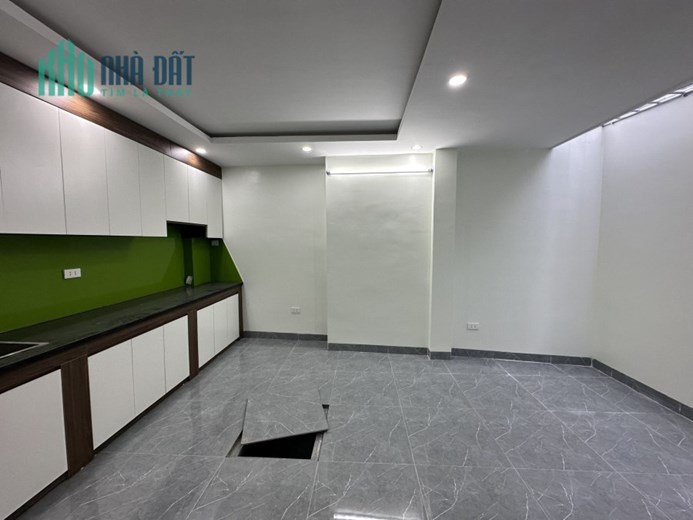 Bán nhà Tứ  Hiệp , Thanh Trì,40m, 5tầng, Mặt đường oto tránh