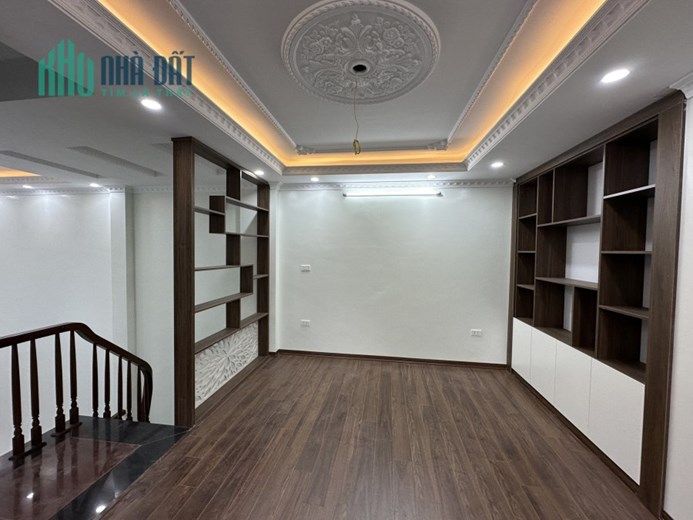 Bán nhà Tứ  Hiệp , Thanh Trì,40m, 5tầng, Mặt đường oto tránh