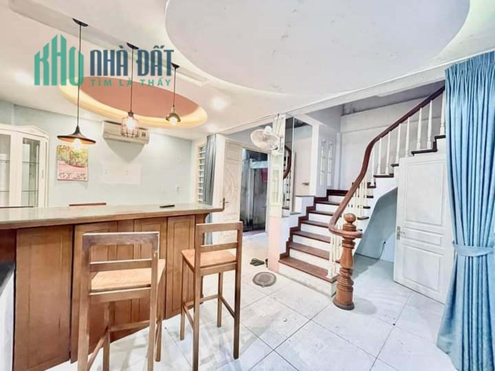 Bán Nhà Ngõ Gốc Đề - Hai Bà Trưng 36m2 x 5 tầng , gần Phố , nhà mới ở ngay, tặng full nội thất sang