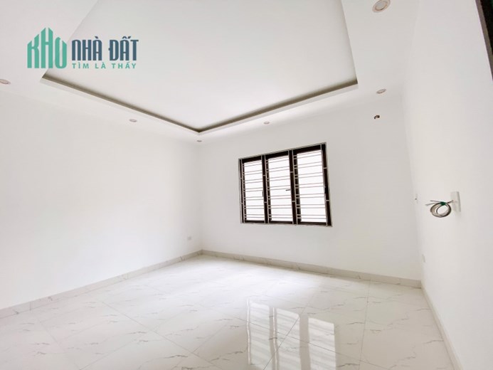 NHÀ MẶT NGÕ THIÊN LÔI NGAY AEON LÔ GÓC..