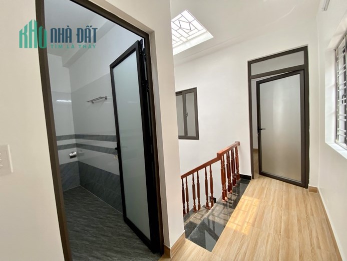 NHÀ MẶT NGÕ THIÊN LÔI NGAY AEON LÔ GÓC..