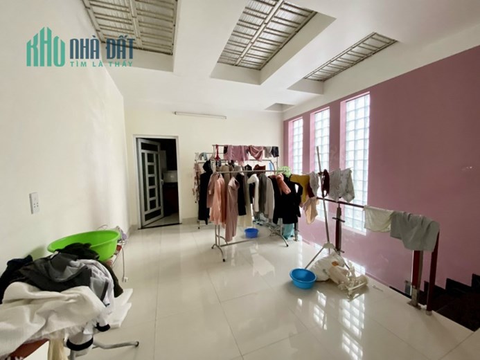 BÁN NHÀ HOÀNG NGỌC PHÁCH DÂN XÂY ĐỘC LẬP LÔ GÓC..