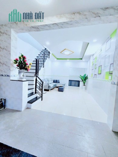 HẺM 5m 18D_ LÊ VĂN QUỚI, NHÀ MỚI Ở LIỀN, CỌC XONG NHẬN NHÀ.