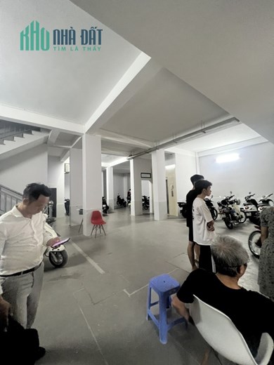 Bán Tòa CCMN Cầu Giấy-Siêu Dòng Tiền 220TR/Tháng 9T Thang Máy