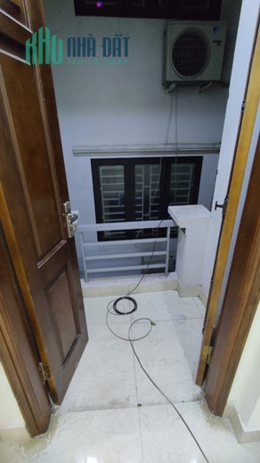 Cho thuê phòng trọ khép kín 27m2, có ban công, WC riêng tại ngõ 192 Lê Trọng Tấn