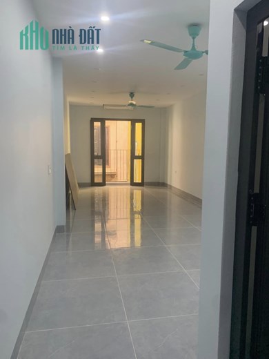 Cho thuê nhà phố Lê Thanh Nghị ,50 m2 x 5 tầng , giá 35 tr