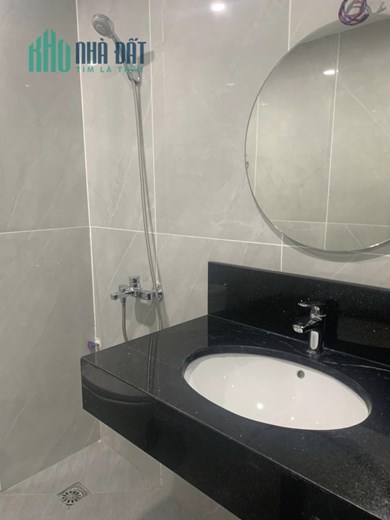 Cho thuê nhà phố Lê Thanh Nghị ,50 m2 x 5 tầng , giá 35 tr