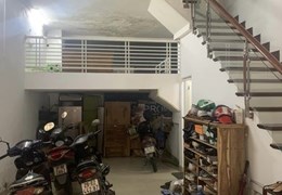Cho thuê nhà phố Chùa Láng ,50 m2 x 5 tầng , giá 30tr / tháng