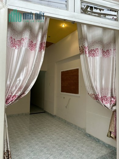 cho thuê ngôi nhà Nguyên Căn, Hẻm Xe Hơi, nội thất căn bản trong khu Cư Xá Điện Lực Thủ Đức