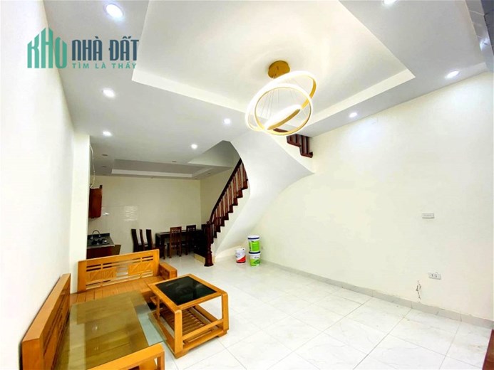 NHÀ DÂN XÂY PHỐ CHÙA BỘC 42m-4 TẦNG-MT4.3m-6.8 tỷ-Lõi ĐỐNG ĐA