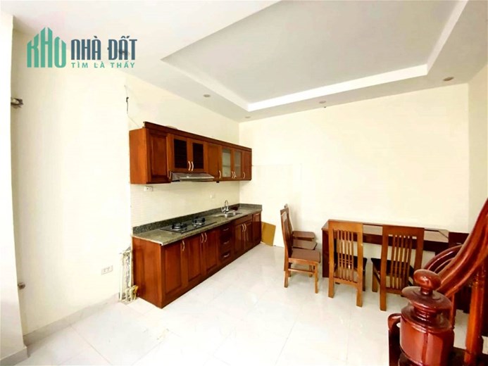 NHÀ DÂN XÂY PHỐ CHÙA BỘC 42m-4 TẦNG-MT4.3m-6.8 tỷ-Lõi ĐỐNG ĐA