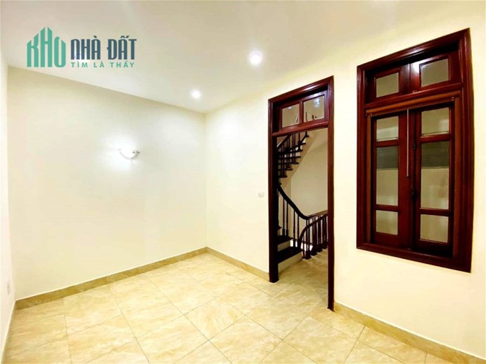 NHÀ DÂN XÂY PHỐ CHÙA BỘC 42m-4 TẦNG-MT4.3m-6.8 tỷ-Lõi ĐỐNG ĐA