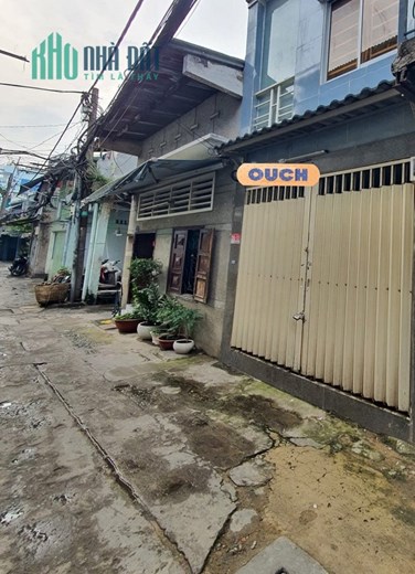 Chỉ 2.6 tỷ TL, nhà 3 tầng 2PN, Sát mặt tiền, Lê Thị Bạch Cát, Quận 11.